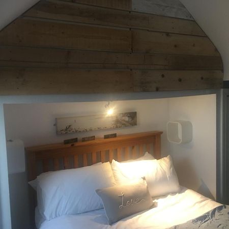 Driftwood Loft Apartment Killyleagh ภายนอก รูปภาพ